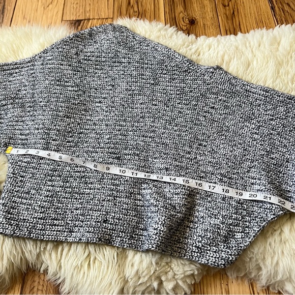 Alexander Wang Asymmetrical Cropped Sweater - Picture 4 of 5